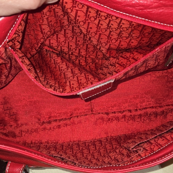 Christian Dior Vibrant Red Pebbled Leather Shoulder Bag with Silver CD Plate - Picture 17 of 17